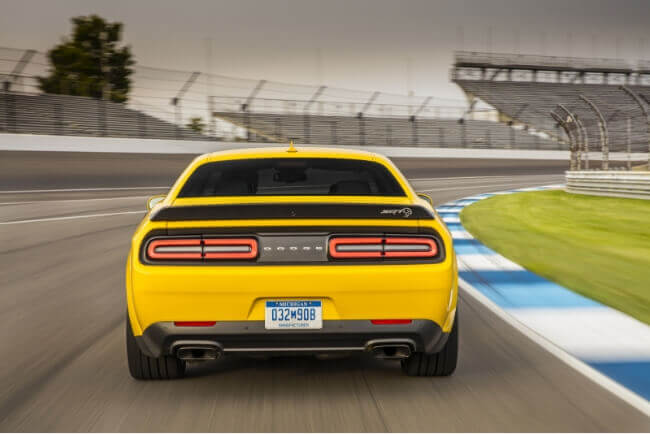 dodge challenger hellcat